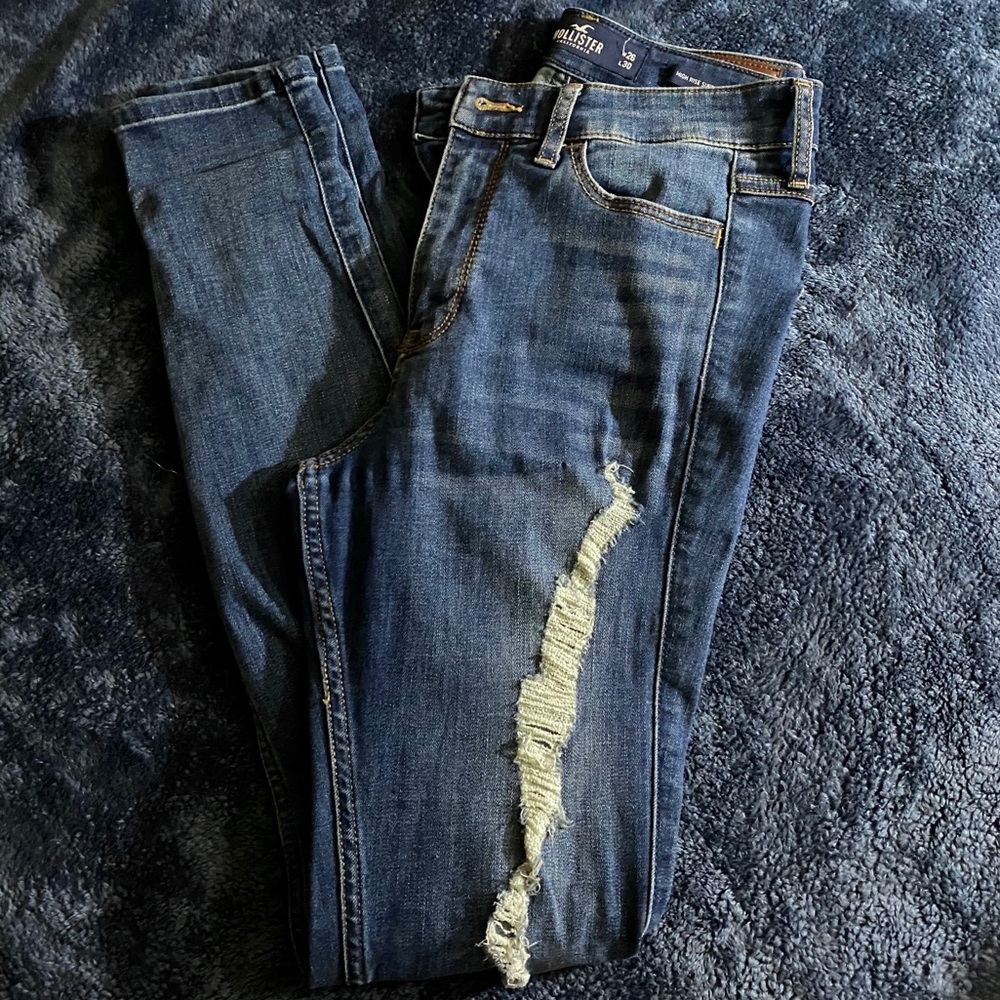 High Rise Ripped Jeans - Picture 2 of 4